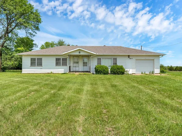 7160 74th St, Meriden, KS 66512