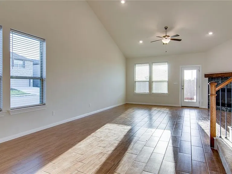 15900 Cessida St — Photo 22