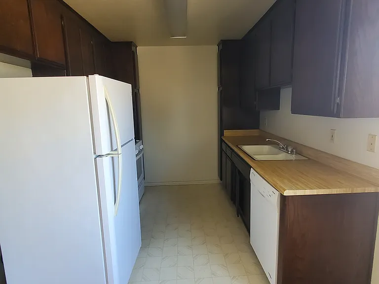 1831 Purdue Ave #205 — Photo 5