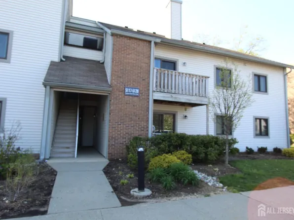 5120 Ravens Crest Dr, Plainsboro, NJ 08536