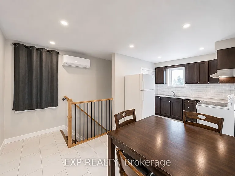 4515 Ste Catherine St #B — Photo 9