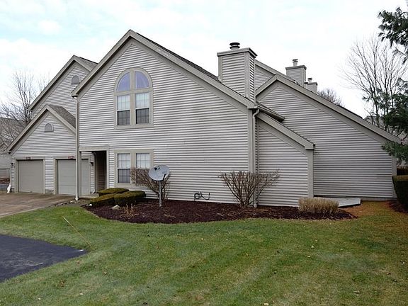 2nd image of 209 S Aspen Ct Unit 6