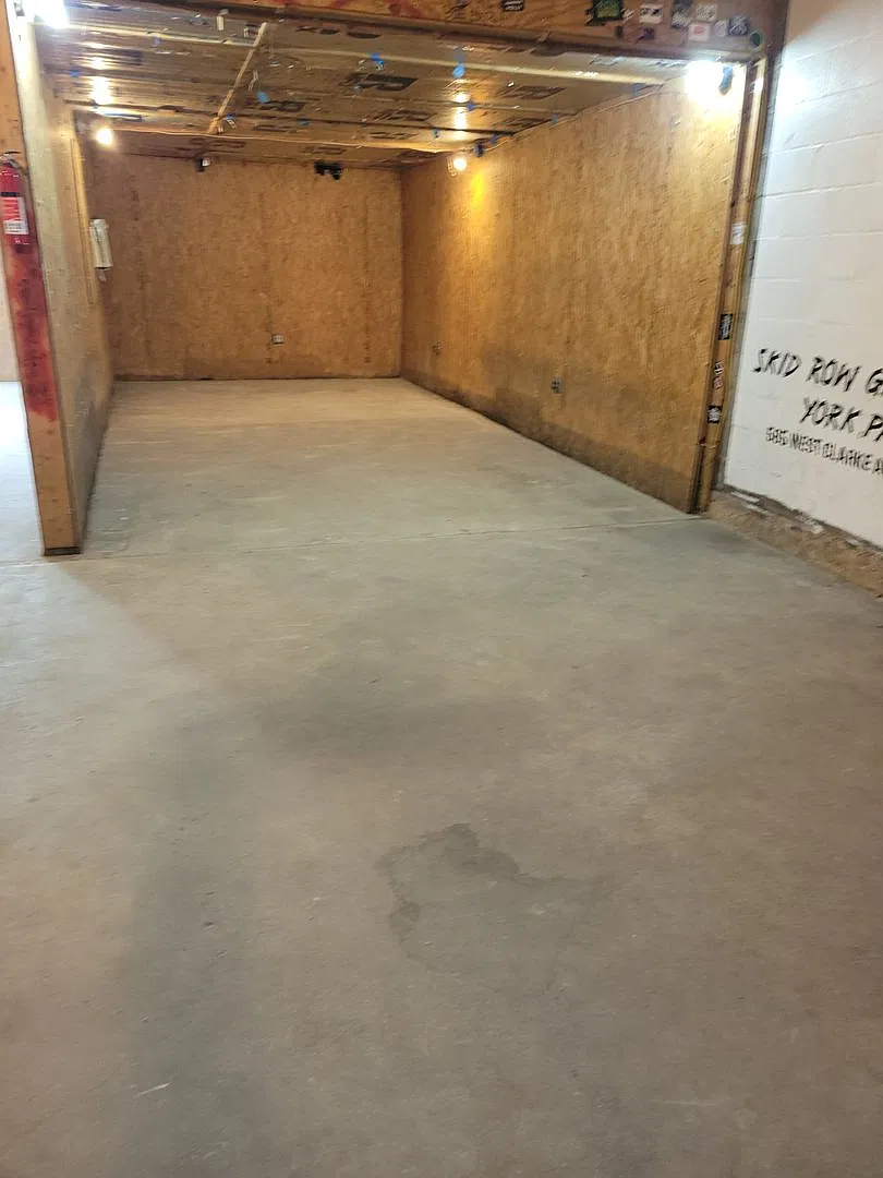 565 West Market Street — Photo 4
