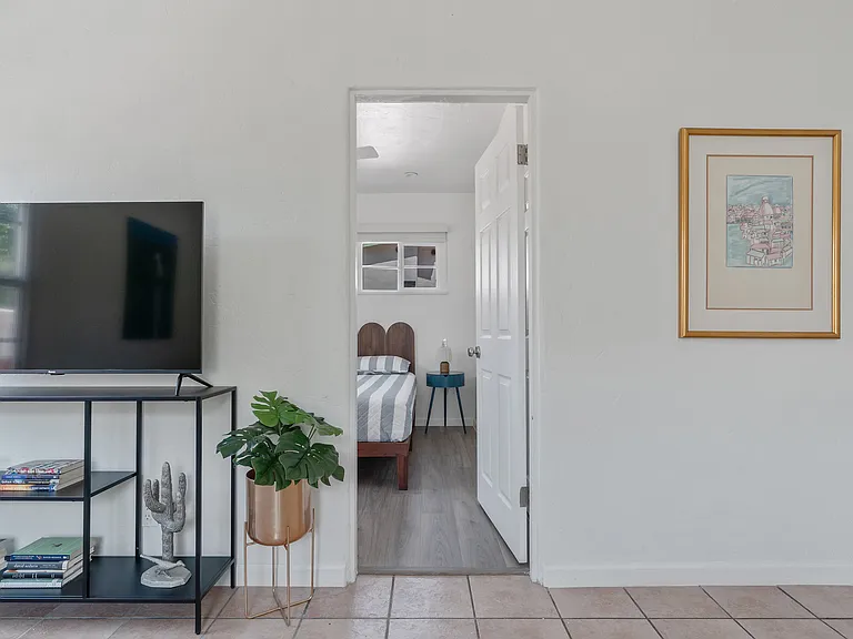 550 Calle Santa Rosa — Photo 22