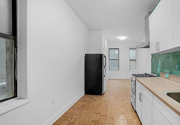 2nd image of 133 Avenue D #2