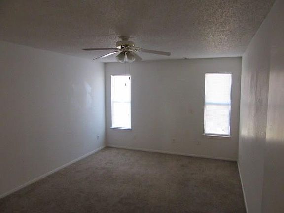 5th image of 3146 Chimney Cir