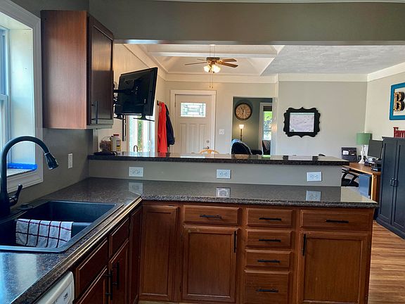 3rd image of 523 S 1st Ave