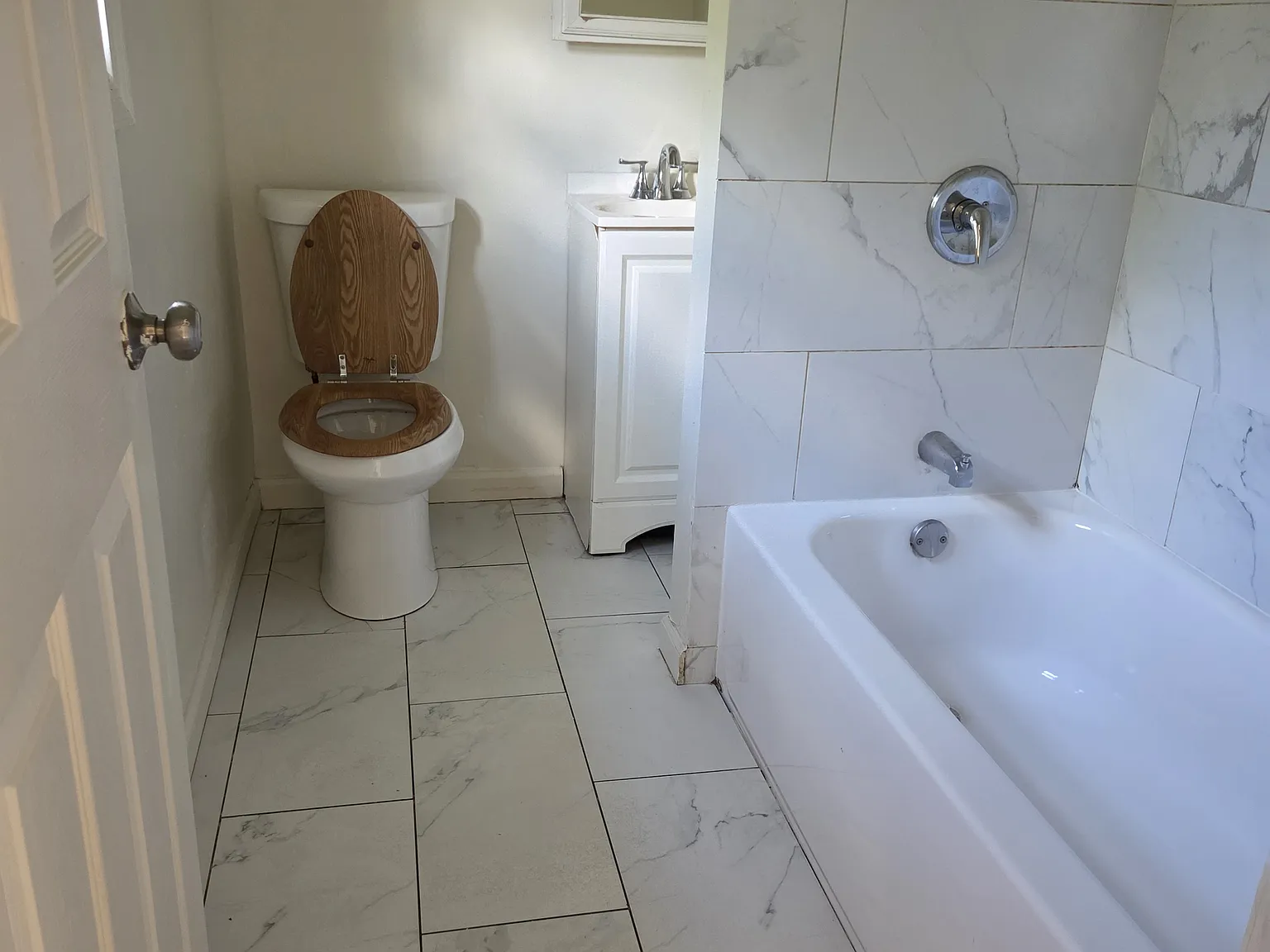 2 bed, 1032 sqft, $2,000 — Photo 3