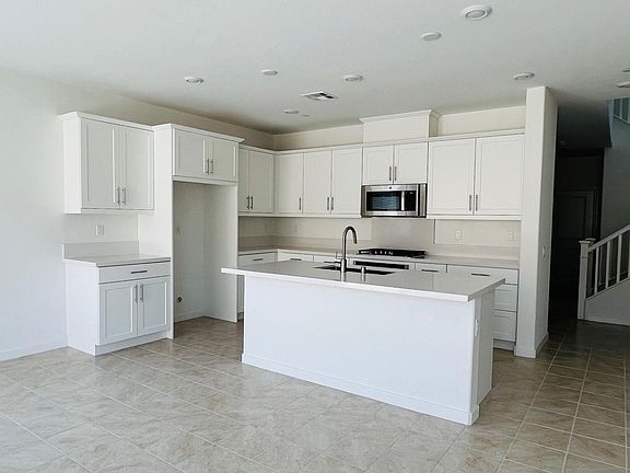 5th image of 16233 Lozano St