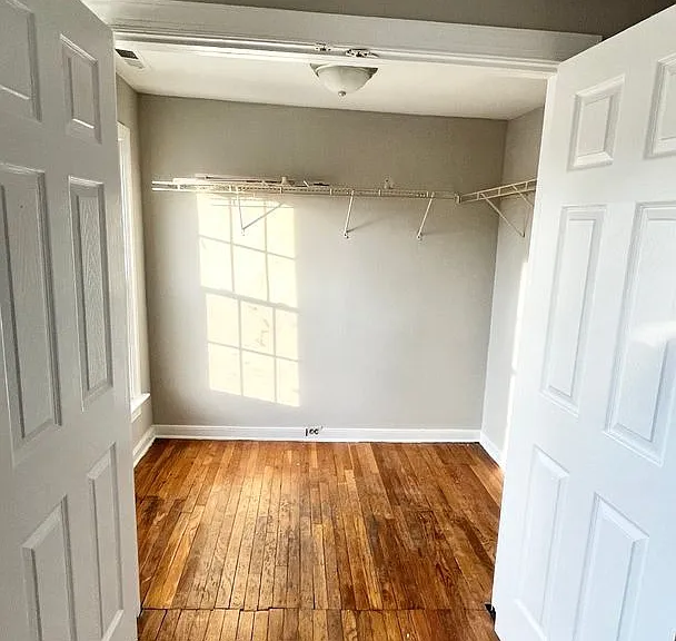 1812 Everett St — Photo 14