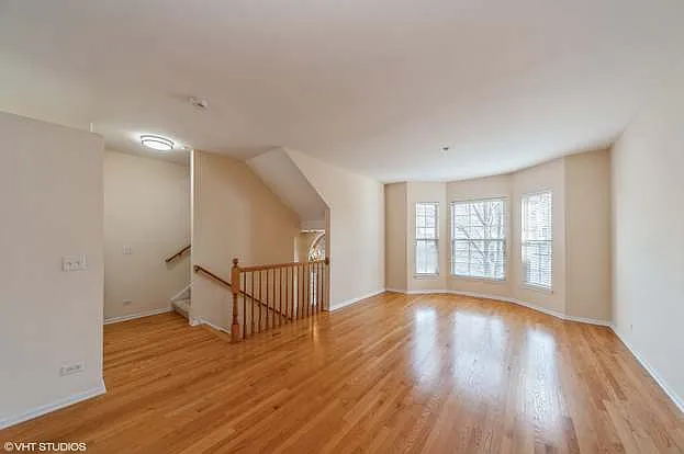 593 Prestwick Ln — Photo 20