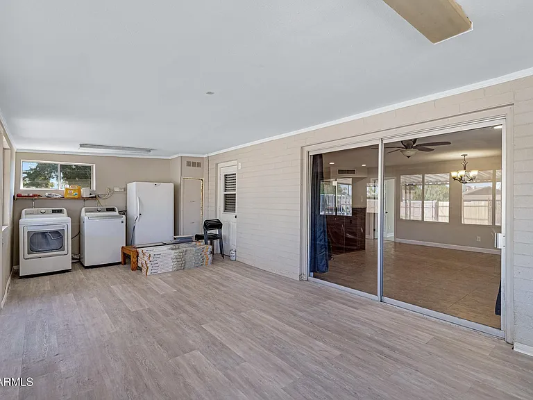 110 W Del Rio Dr — Photo 42
