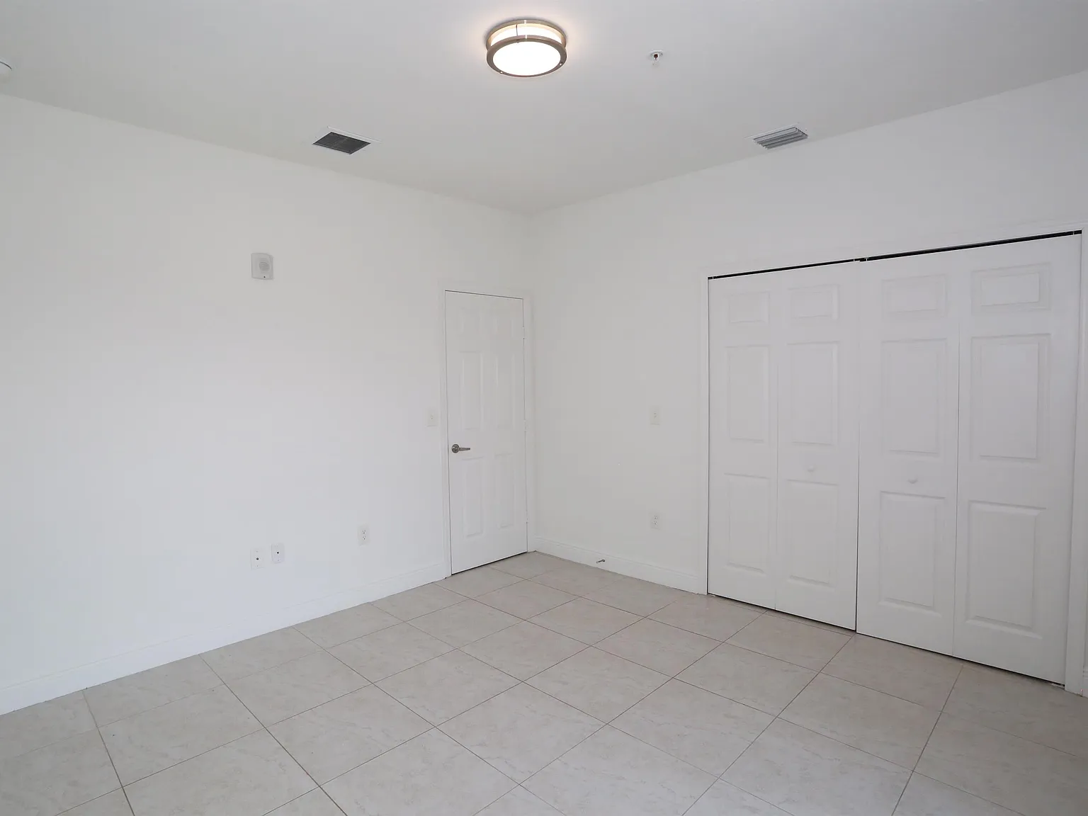 Plaza Pointe - 6001... — Photo 3