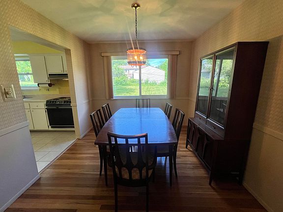 5th image of 329 Edison Ave