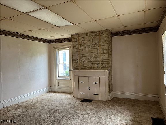3rd image of 928 2nd Ave