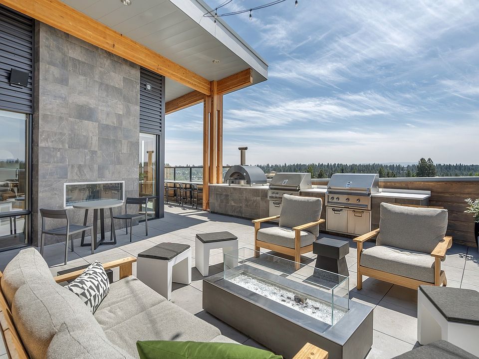 Gas Firepit, Pizza Oven, & BBQs