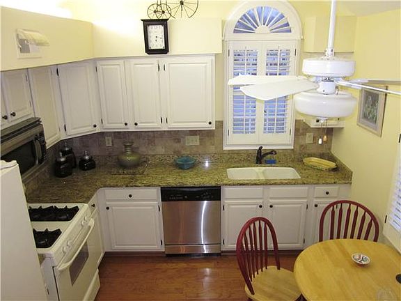 Kitchen...w/ Granite Tops...