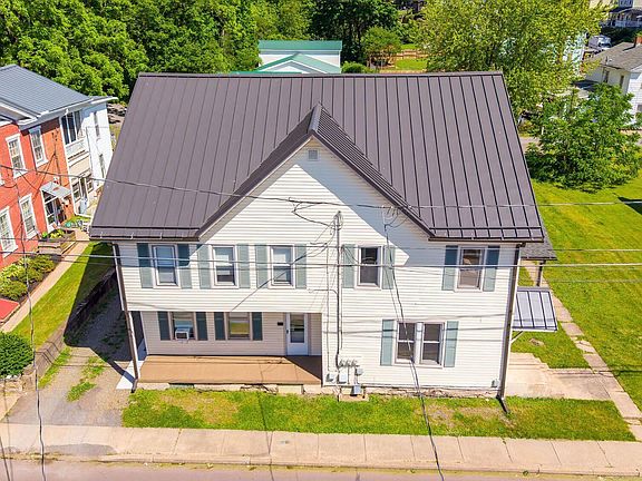 2nd image of 404406 Main St