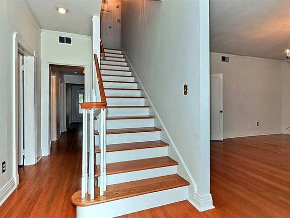 2nd image of 119 Glendale Gate Rd
