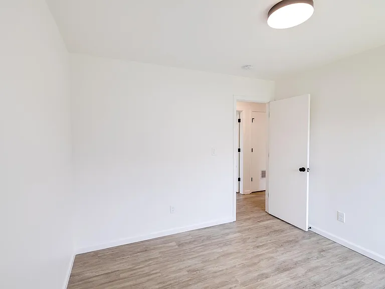 306 E Southern Trace Dr — Photo 14
