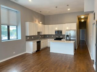 7056 N Clark St #303, Chicago, IL 60626