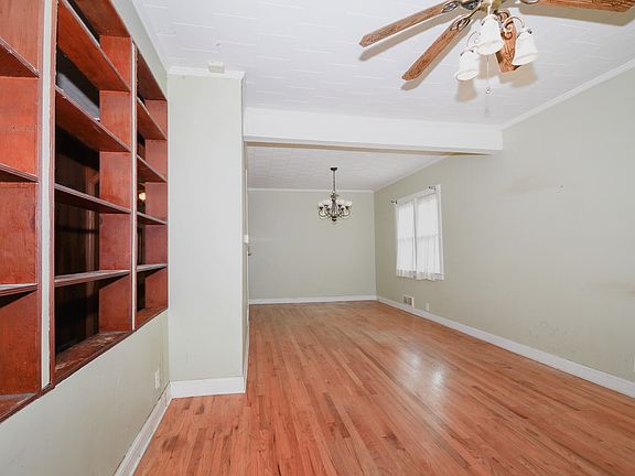 4th image of 4206 W Henderson St