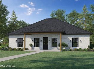 Main St, Ocean Springs, MS 39564