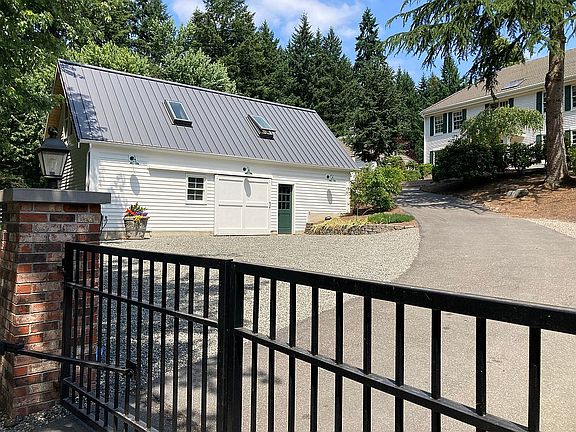 4th image of 4950 132nd Ave NE