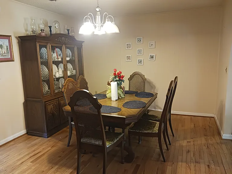 687 Riley Rd — Photo 4