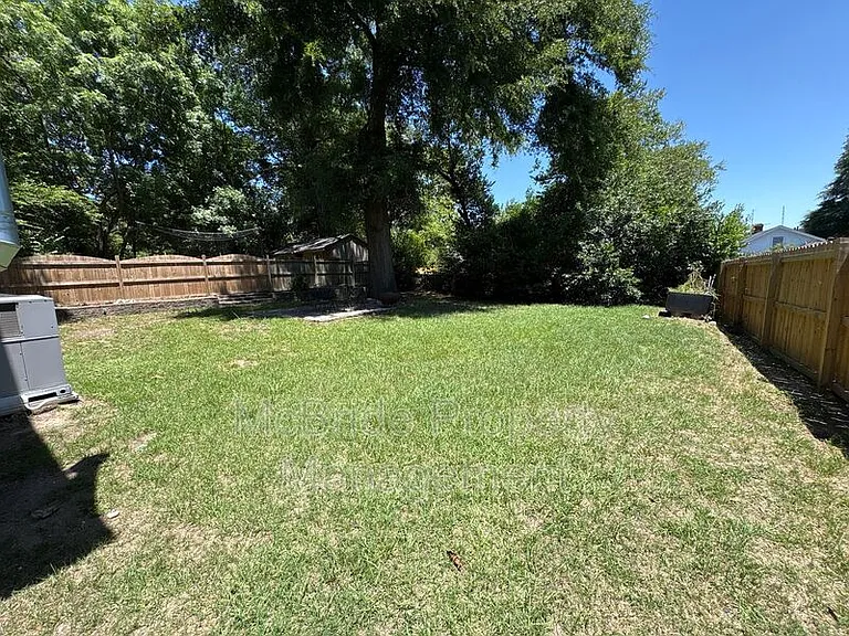 1110 Troupe St — Photo 11