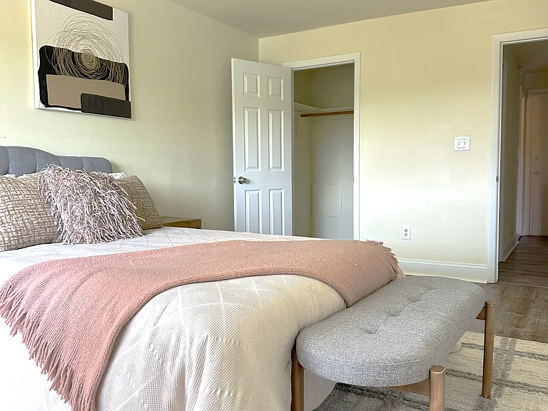 126 Mammoth Rd #27 — Photo 7