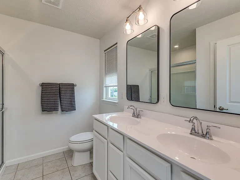 403 Sydney Dr — Photo 15