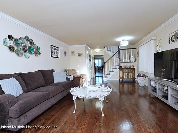 4th image of 17 Gridley Ave #A