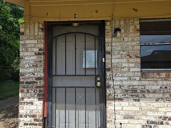 3rd image of 601 Sunset Ln #C