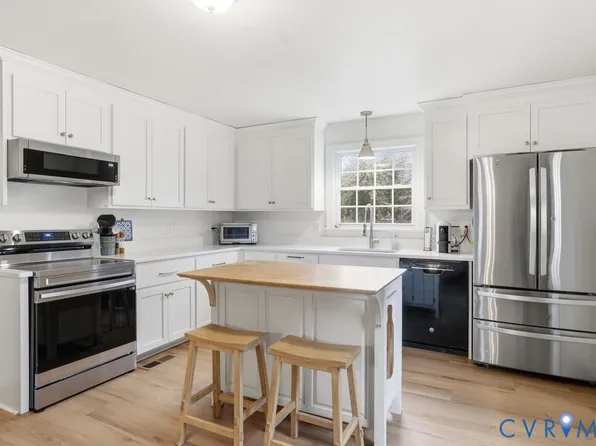 405 Canterbury St, Hopewell, VA 23860