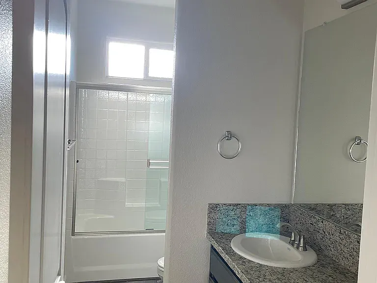 661 Granada Ct — Photo 16