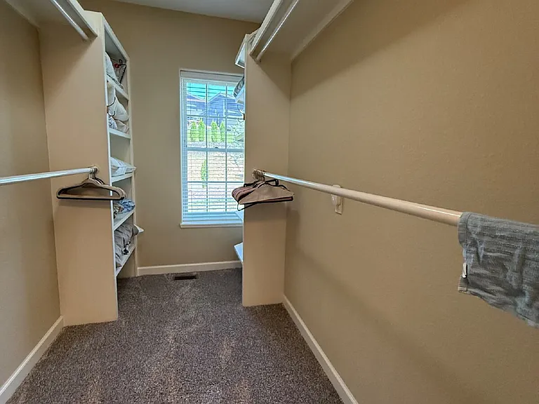 102 Stoneridge Est — Photo 22