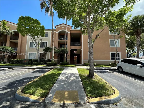 6841 SW 44th St APT 209, Miami, FL 33155