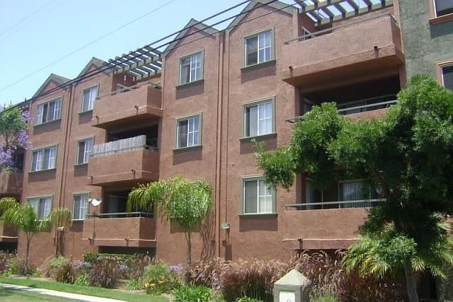 2nd image of 2507 E 15th St Unit 206