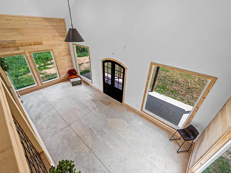 329 Gray Rd — Photo 3