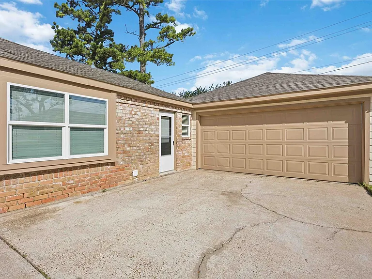 5702 Old Lodge Dr — Photo 27
