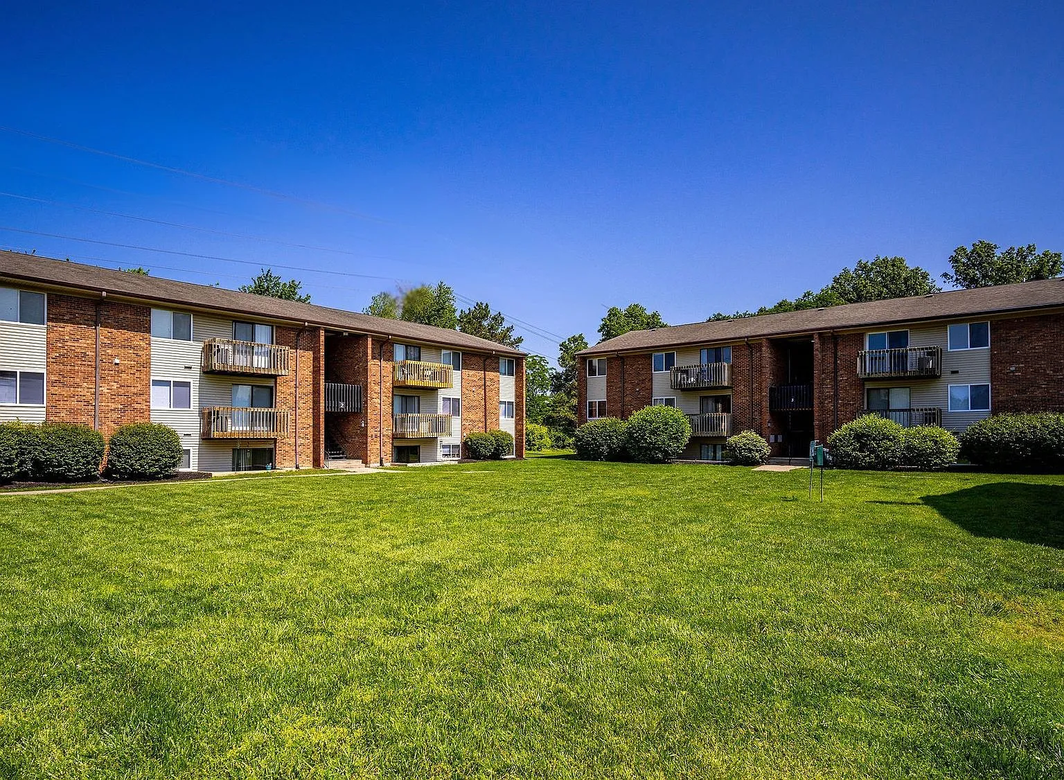 Oakmont Flats Apartments — Photo 1