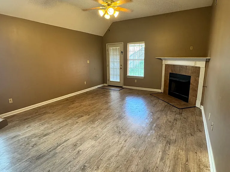9931 Devon Ridge Dr — Photo 2