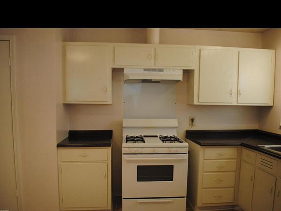 3rd image of 819 Chickasaw Dr