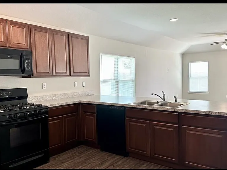 4310 Whisky River Dr — Photo 9