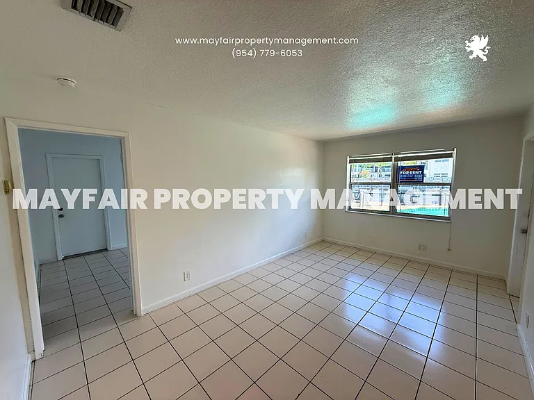 1140 NE 25th Ave #4 — Photo 4