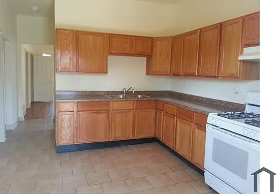 4905 W Erie St #2 — Photo 6
