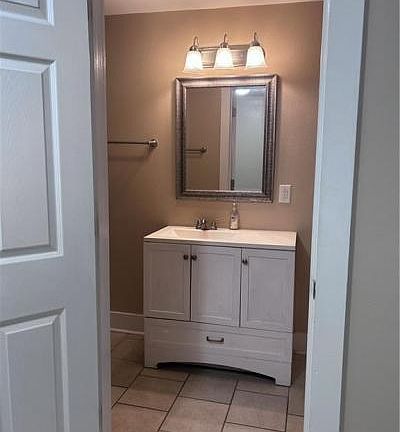4th image of 4907 Iberville St