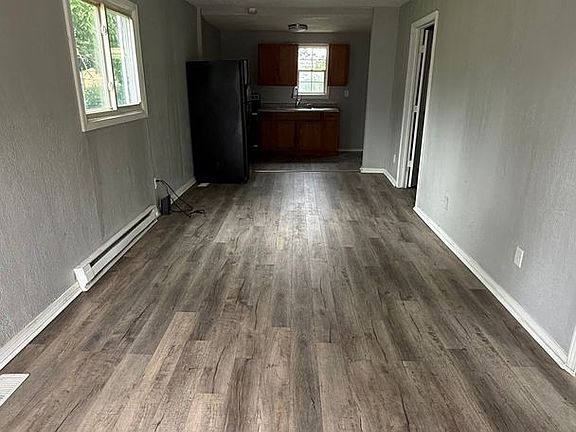 2nd image of 1400 E 5th St #1