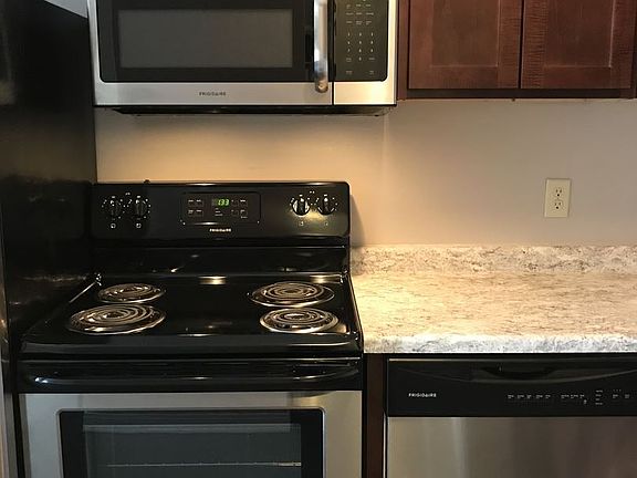 3rd image of 3030 Pleasant Ave APT 8
